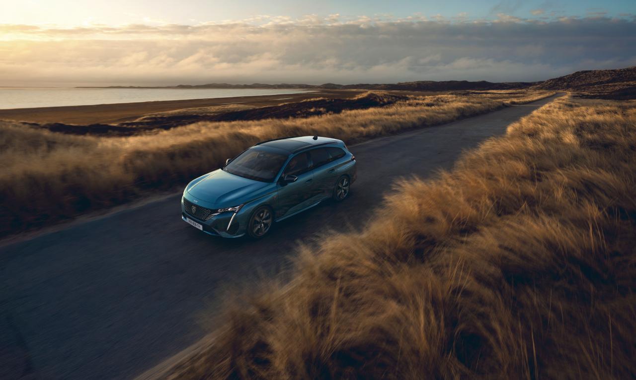 Peugeot 308 SW 1.jpg Peugeot 308 SW Front