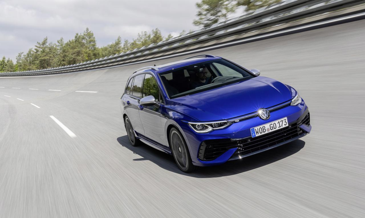 Volkswagen Golf R Variant Front