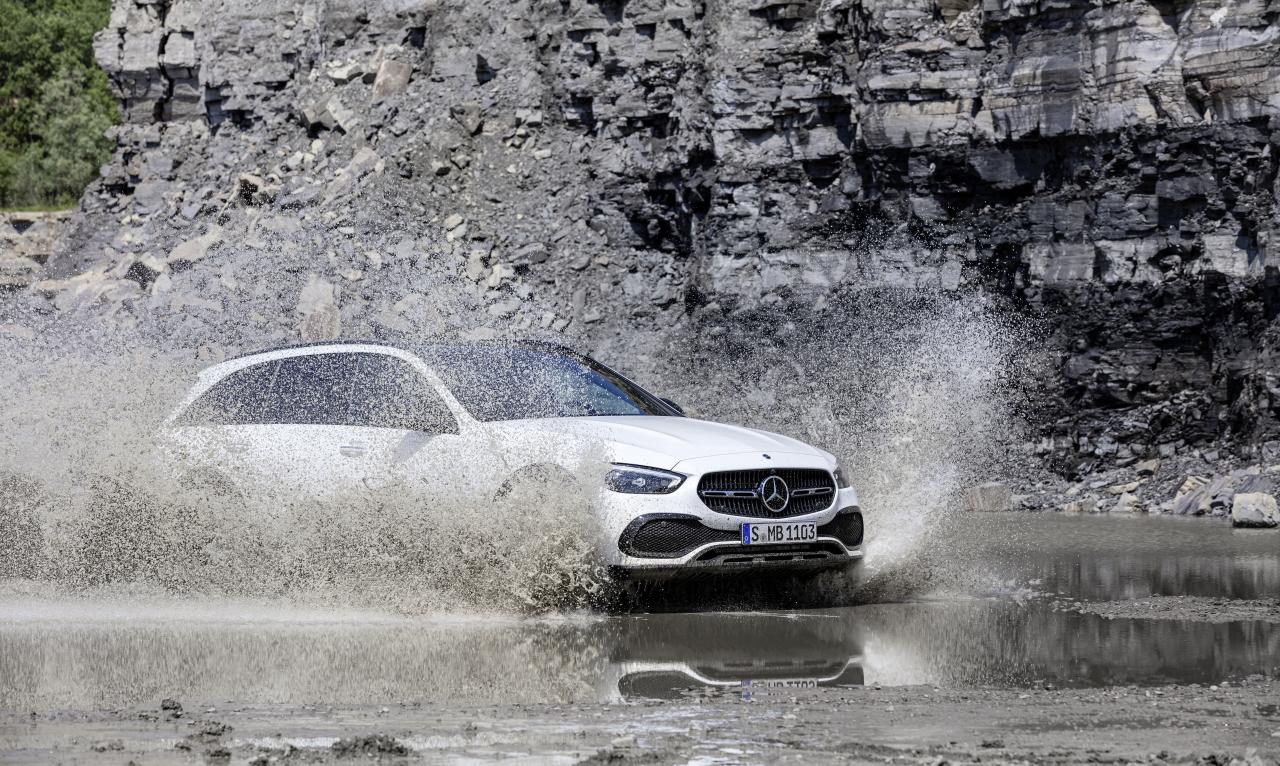 Mercedes-Benz C-Klasse All-Terrain 1.jpg Mercedes-Benz C-Klasse All-Terrain Front