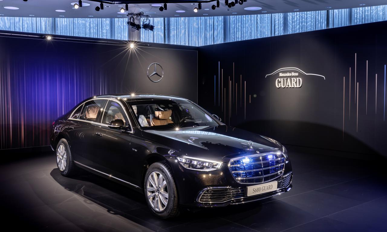 Mercedes-Benz S-Klasse GUARD 1.jpg Mercedes-Benz S-Klasse GUARD Front