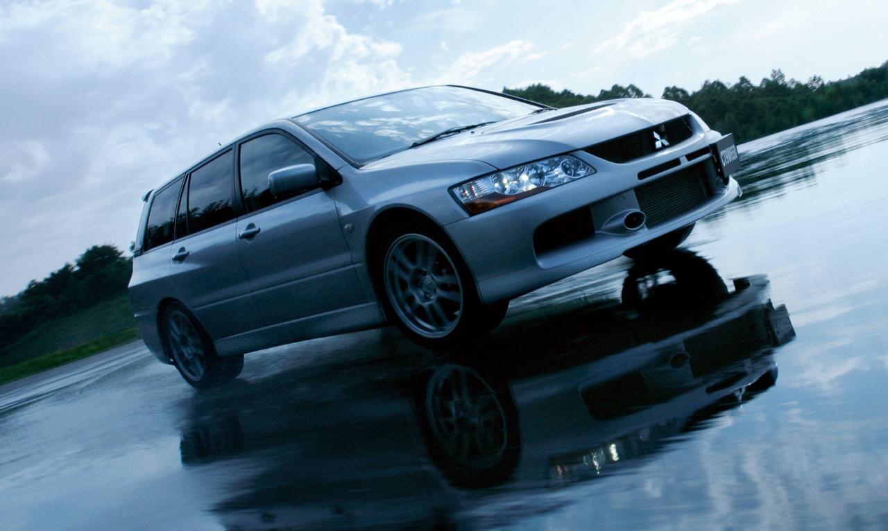 Mitsubishi Lancer EVO IX Wagon Front