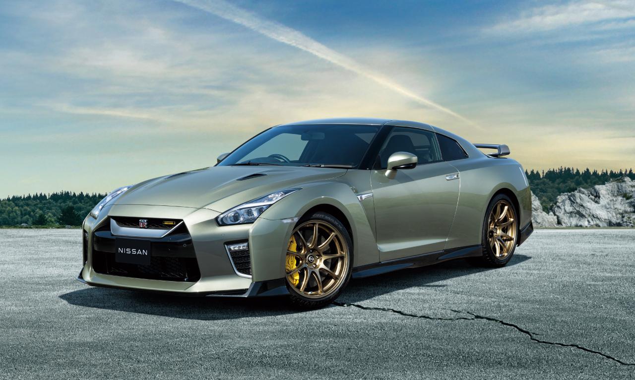 Nissan GT-R T-Spec Millennium Jade Front