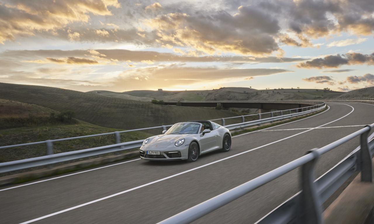 Porsche 911 Targa 4 GTS Front