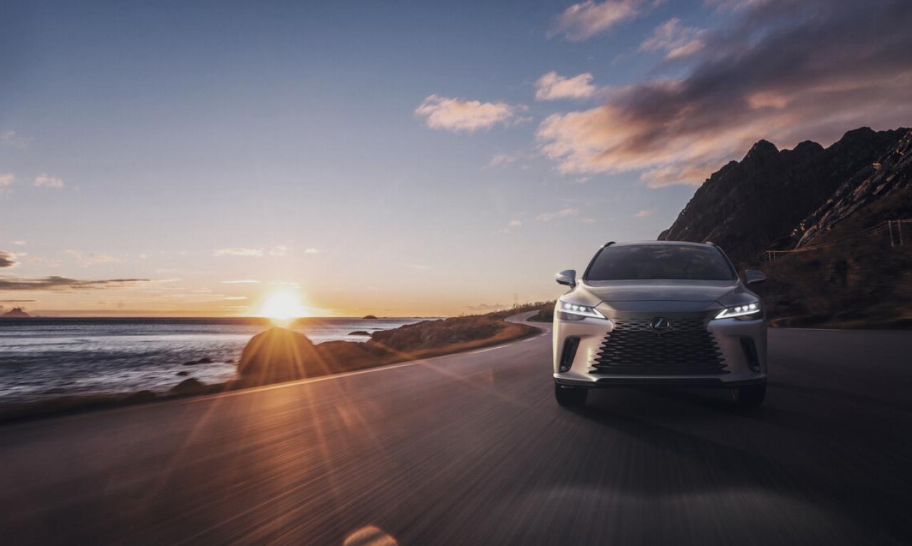 Lexus RX in Fahrt