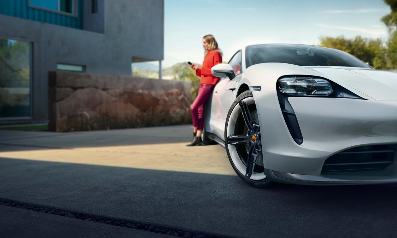 BU1.jpg Porsche Taycan