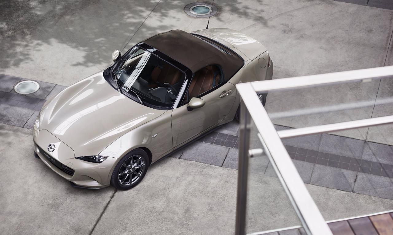 2023_mazda_mx-5_global_still_02.jpg Mazda MX-5