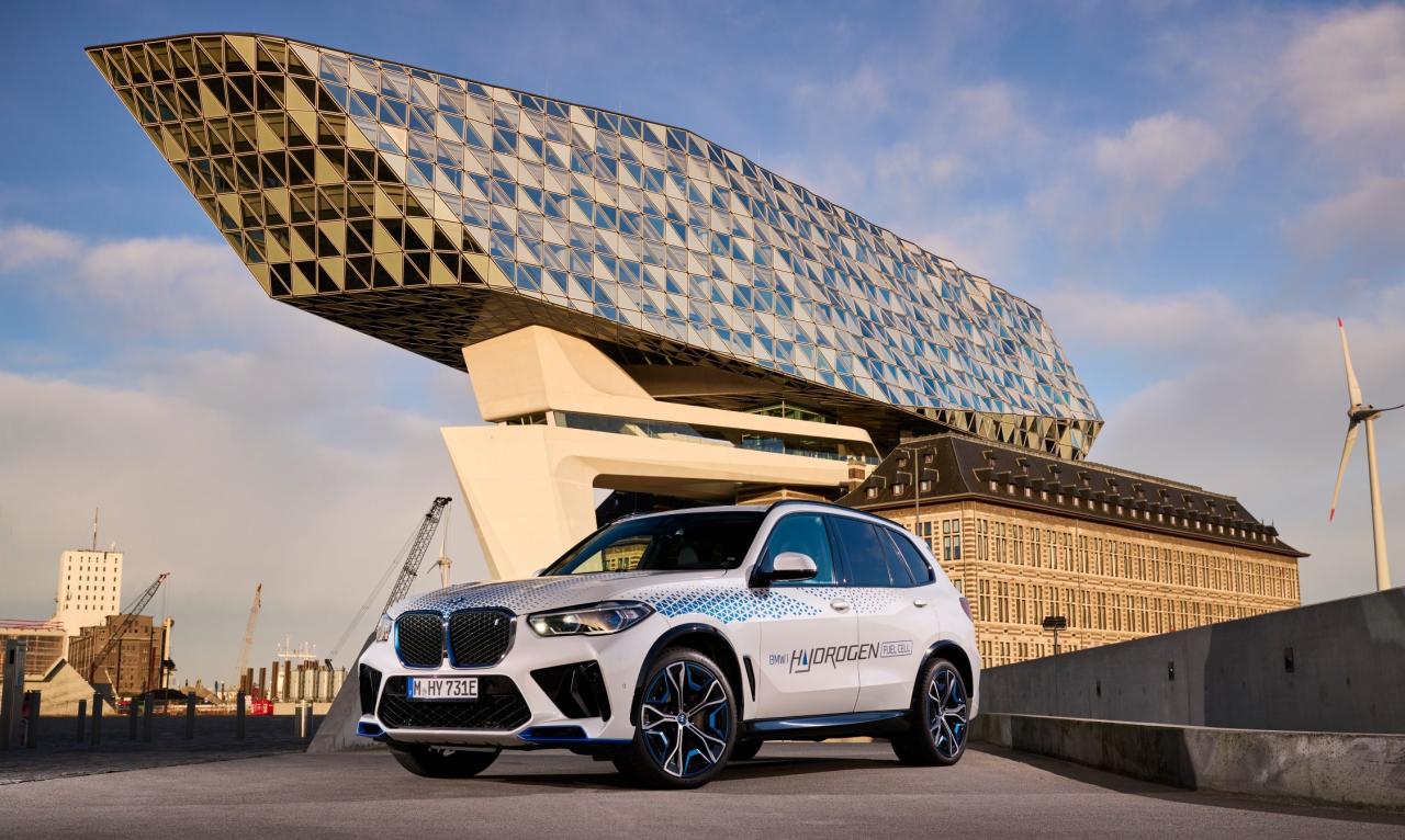 P90494415_lowRes_bmw-ix5-hydrogen-on-.jpg BMW iX5 Hydrogen