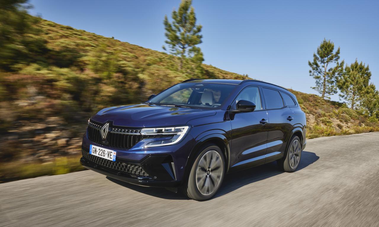 Renault Espace_1.jpg Renault Espace Front/Seite in Fahrt