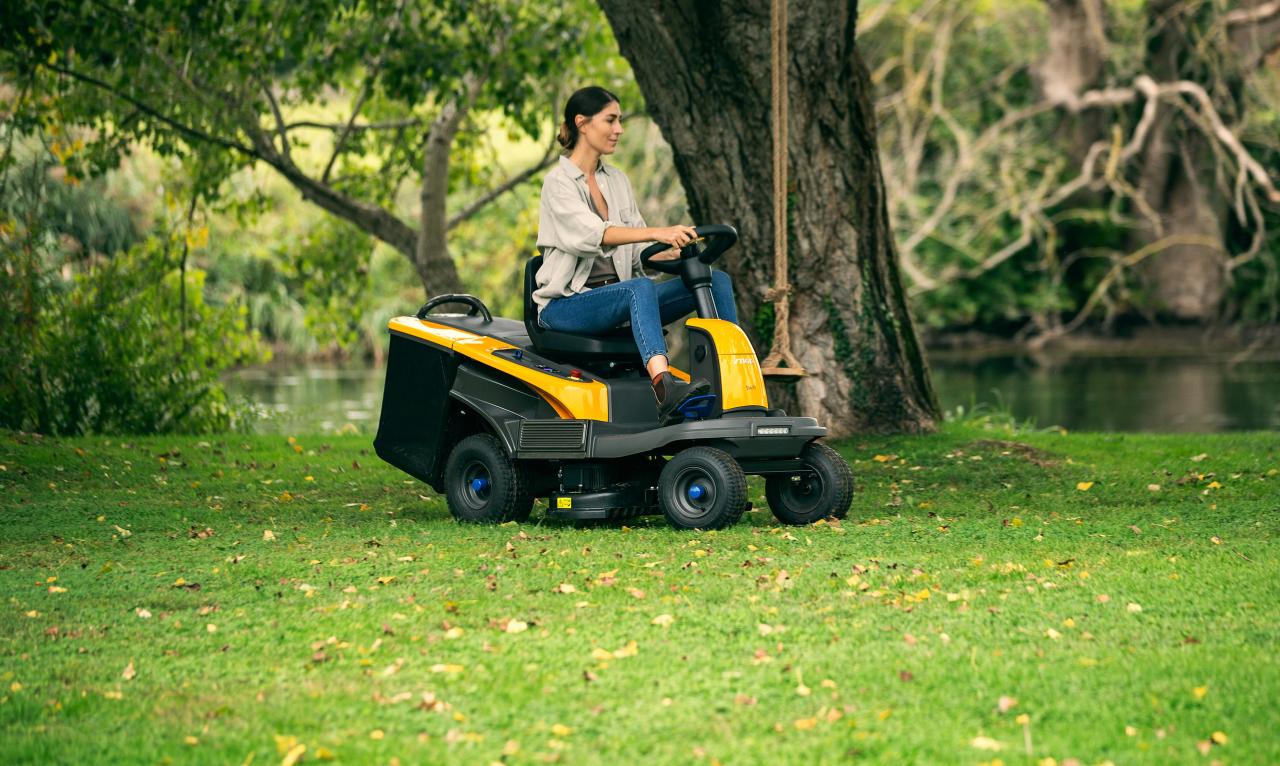 Zgonc_1.jpg Stiga Akku-Aufsitzmäher Swift 372E in Betrieb