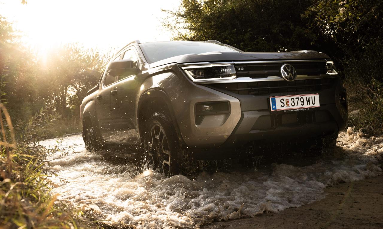 Volkswagen Amarok Front/Seite in Fahrt