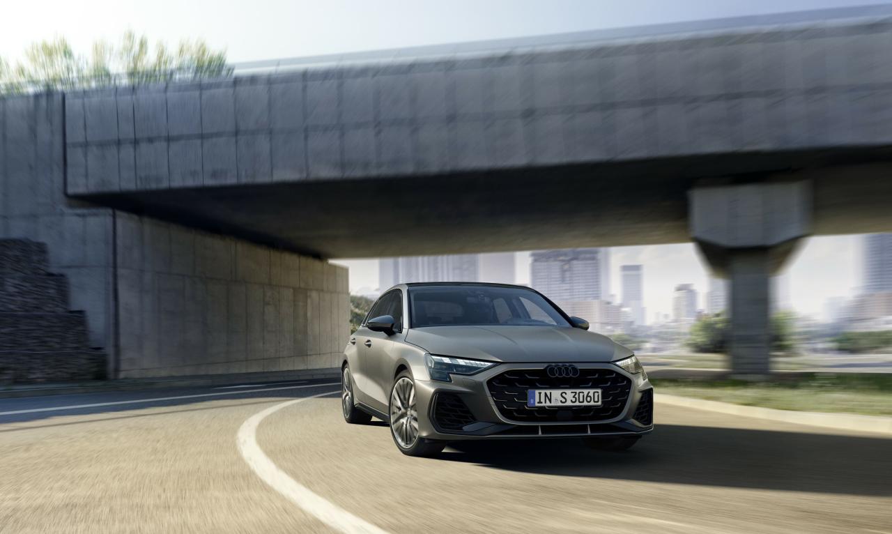 Audi S3 Front/Seite in Fahrt