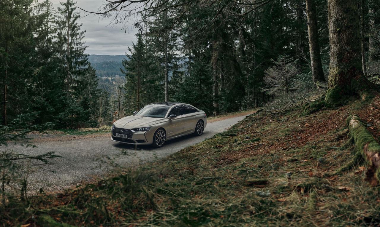 DS9_1.jpg DS9 Front/Seite