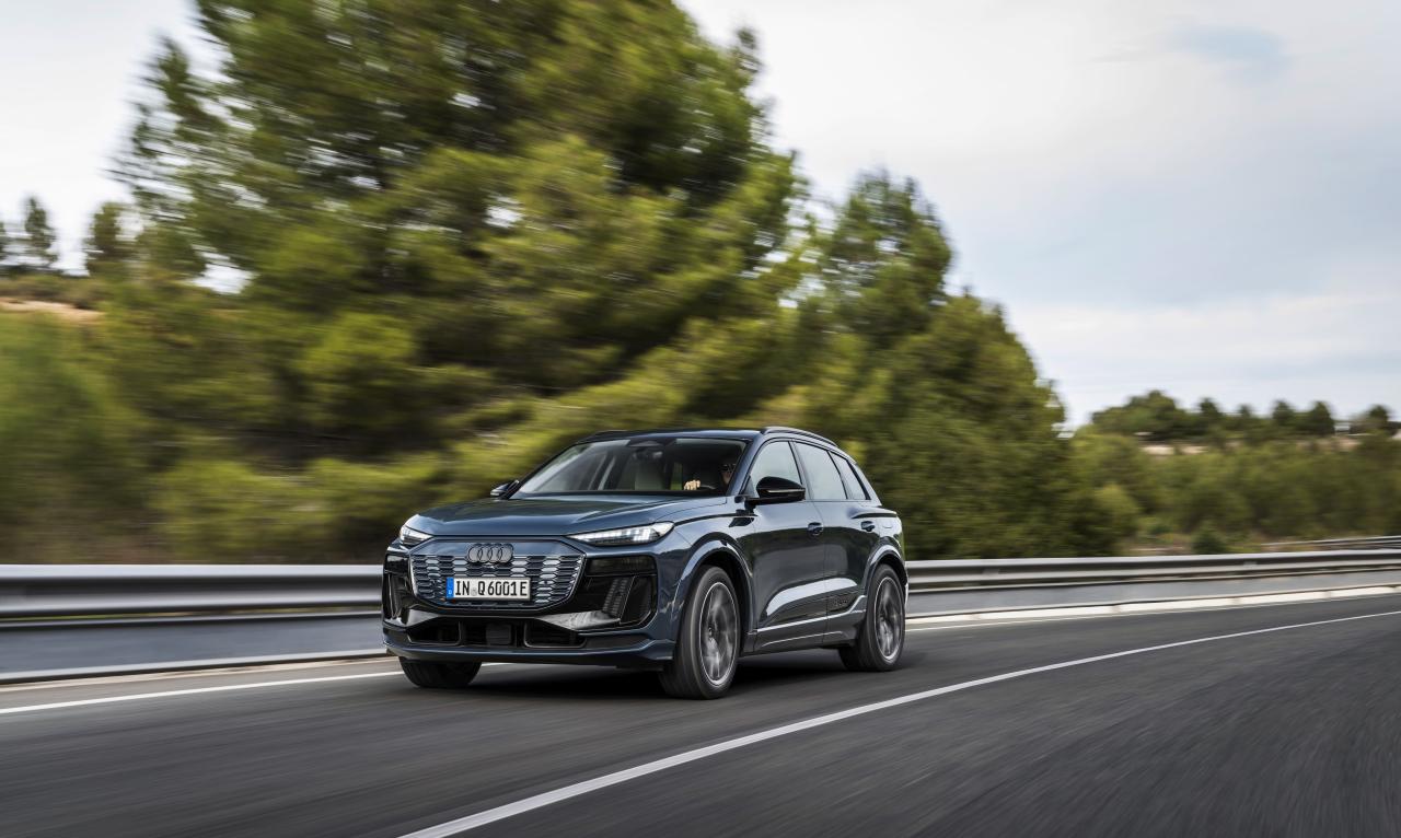 Bild 1_Audi.jpg Audi Q6 e-tron Front/Seite in Fahrt