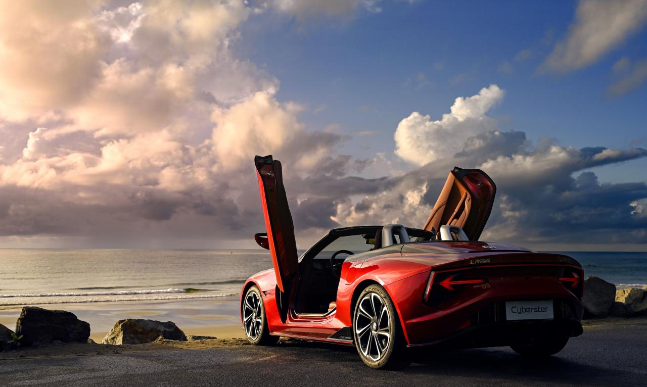 MG Cyberster Heck/Seite