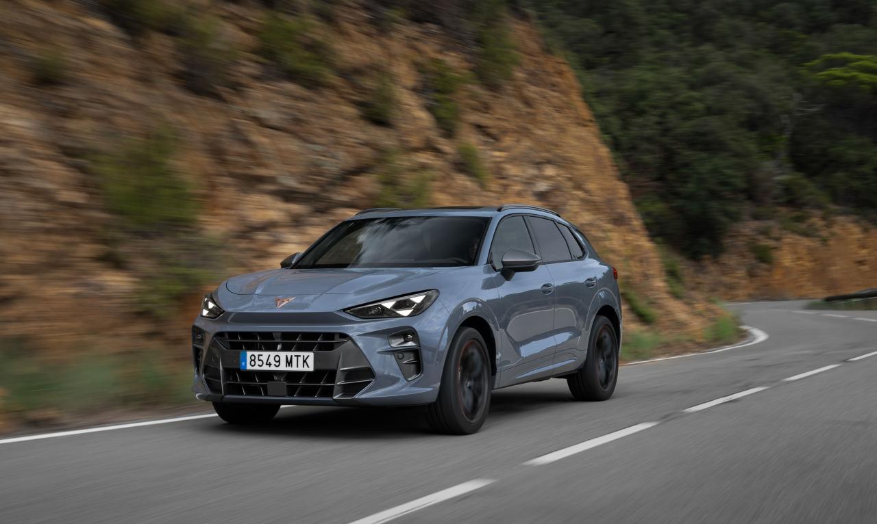 Cupra Terramar Front/Seite in Fahrt