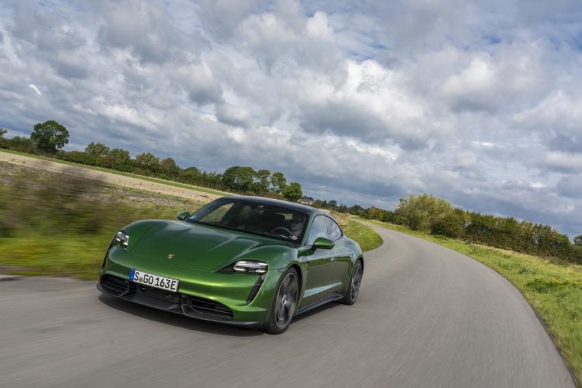 Taycan_Turbo_S_mambagrunmetallic__15_.jpg Porsche Taycan Turbo S