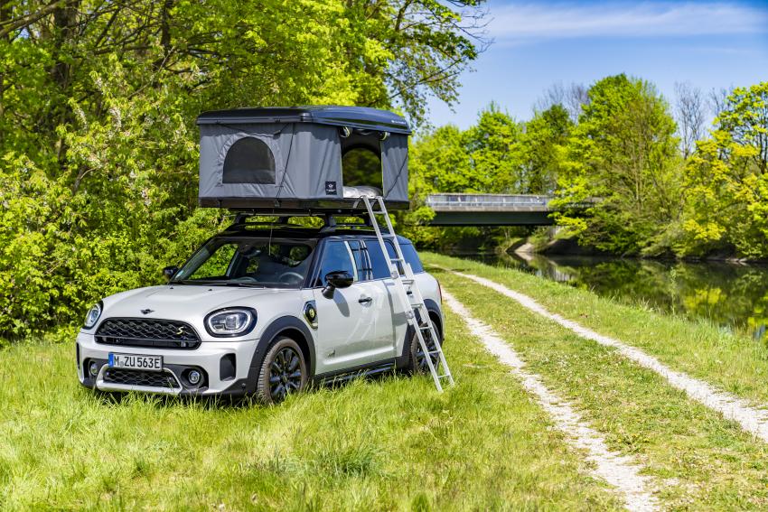 MINI Cooper SE Countryman ALL4 mit Dachzelt