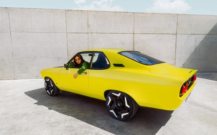 Opel Manta GSe ElektroMOD 5.jpg Opel Manta GSe ElektroMOD Heck Seite