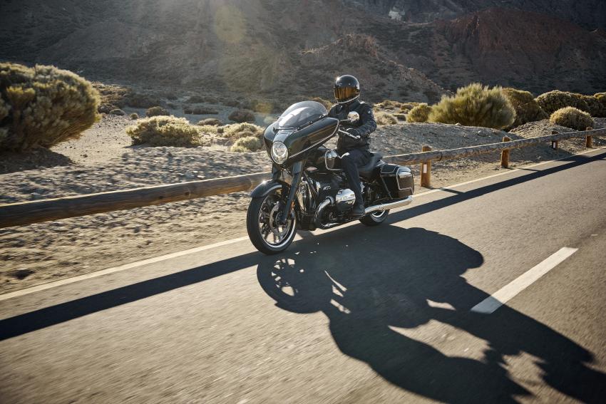 BMW M MotoGP 4.jpg BMW R 18 B Front