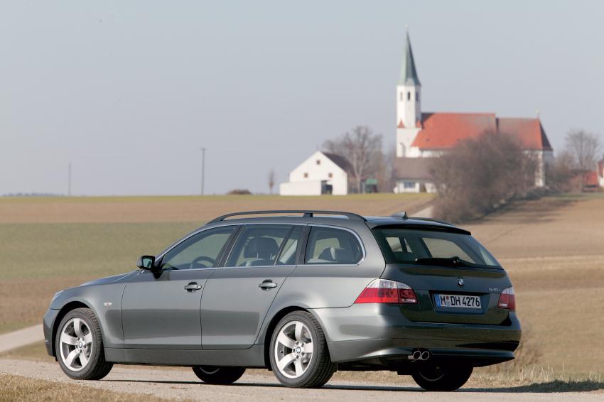 BMW 545i Touring Heck