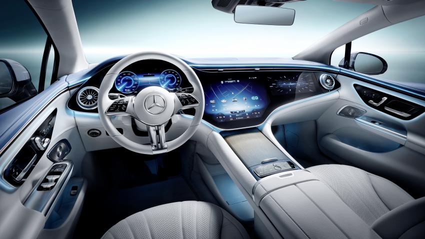 Mercedes IAA Elektro 7.jpg Mercedes-Benz EQE Cockpit