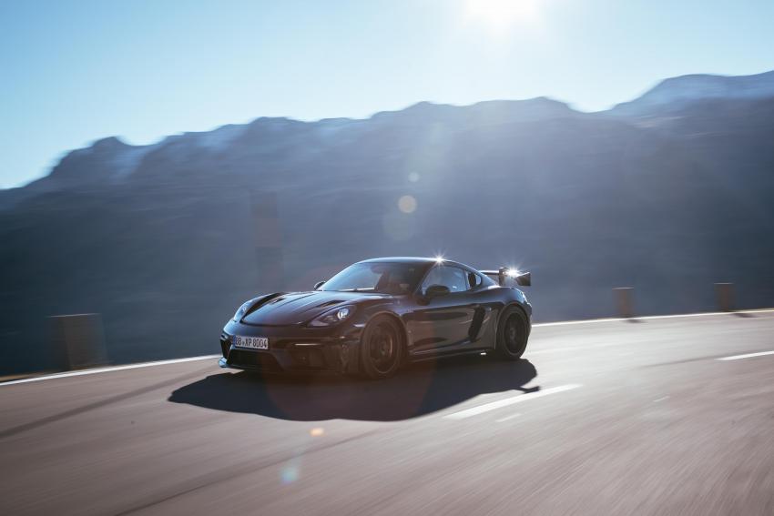 Porsche 718 Cayman GT4 RS Front