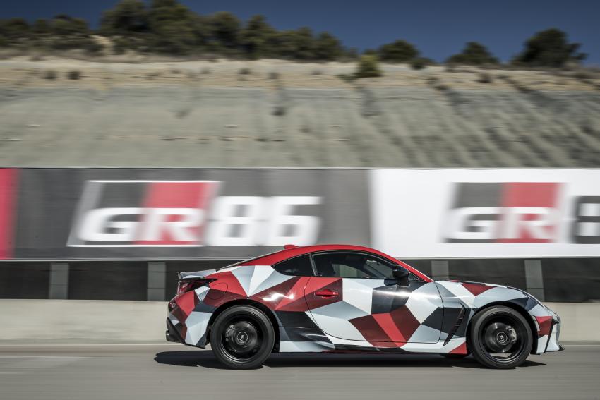 Toyota GR 86 3.jpg Toyota GR 86 Seite