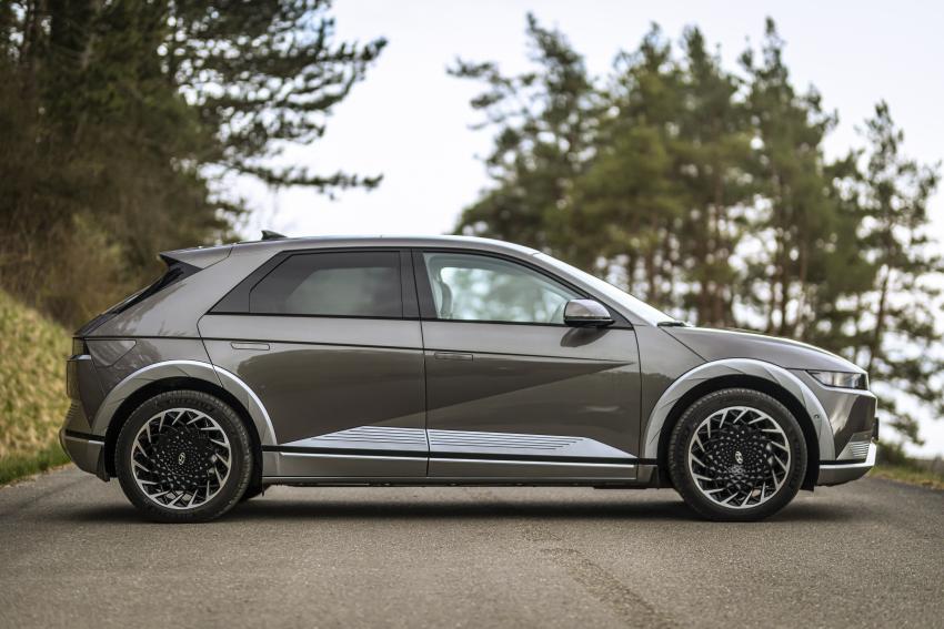 hyundai_ioniq_5_30.jpeg Hyundai IONIQ 5 Seitenansicht