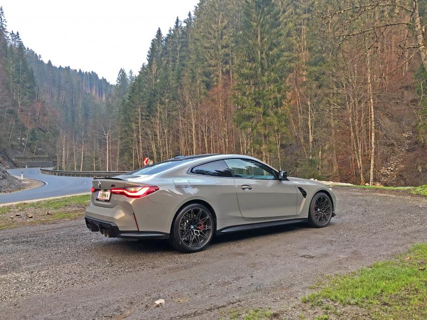 IMG_2104.jpg Im Hintergrund sieht man die Hochkönigstraße - in diesem Moment einzig und allein das Revier des M4.