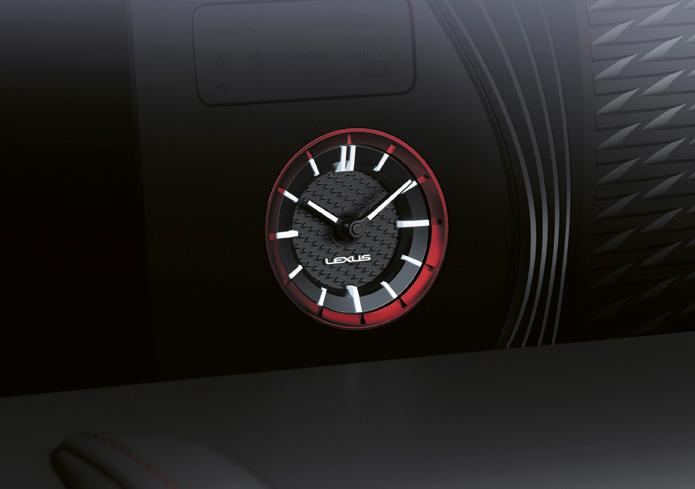 Lexus LC500 (5).jpg Lexus LC500 Uhr
