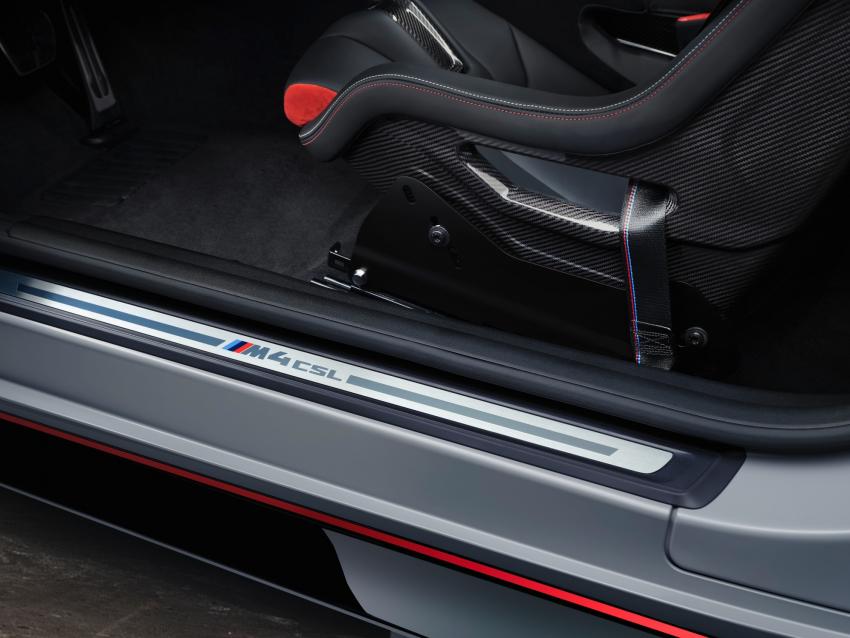 BMW M4 CSL (11).jpg BMW M4 CSL Einstiegsleisten