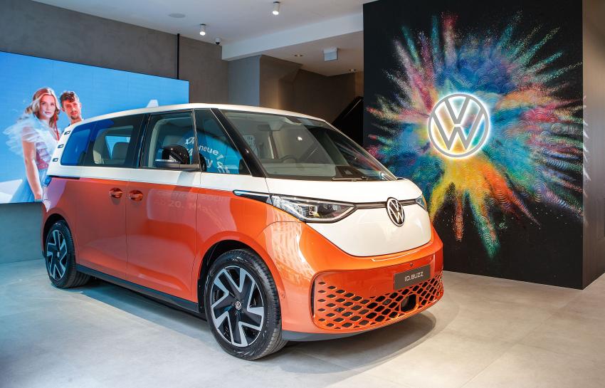 VW ID Buzz (1).jpg VW ID.Buzz dreiviertel Frontalansicht