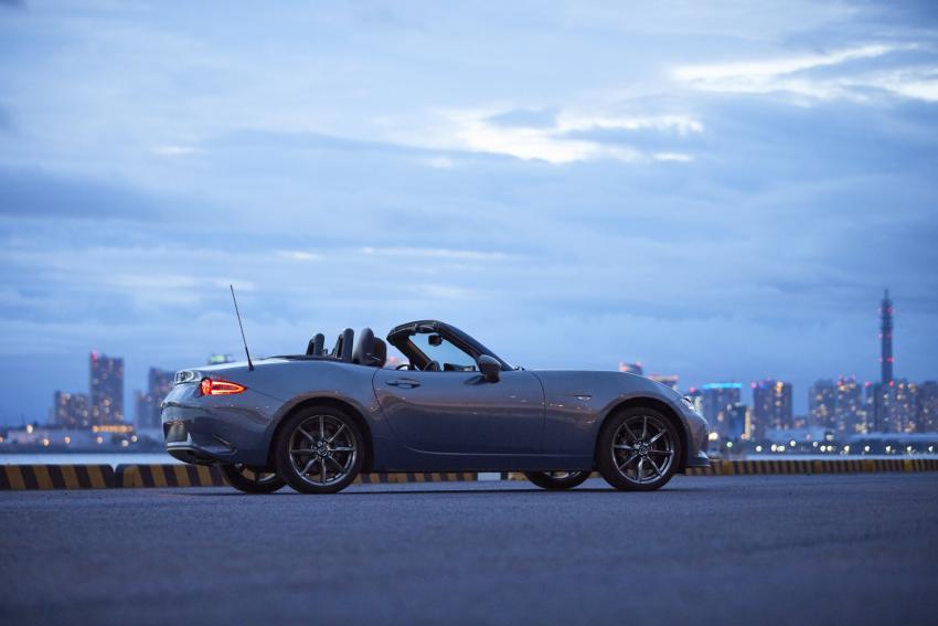 2023_mazda_mx-5_global_still_007.jpg Mazda MX-5