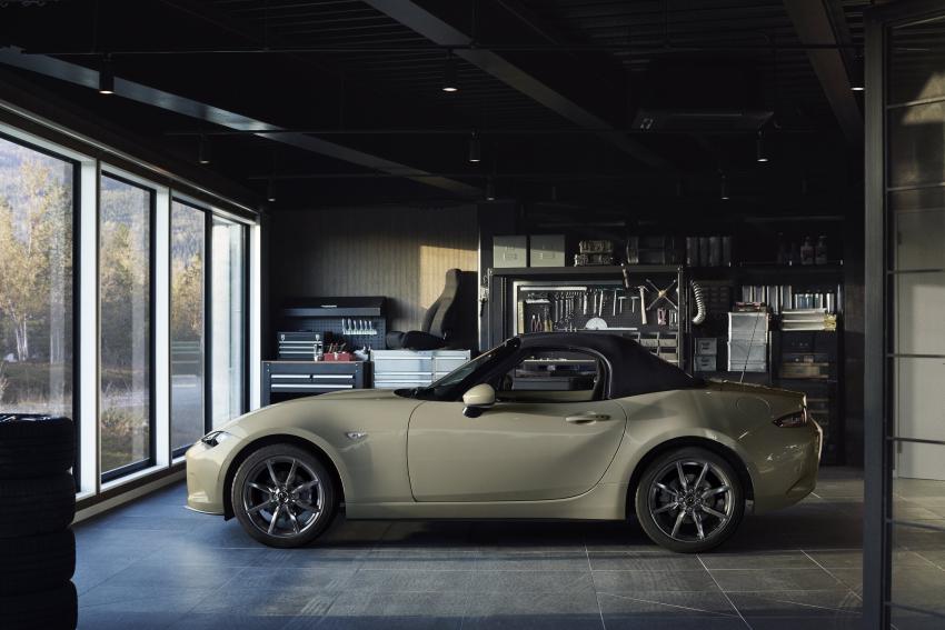 2023_mazda_mx-5_global_still_01.jpg Mazda MX-5