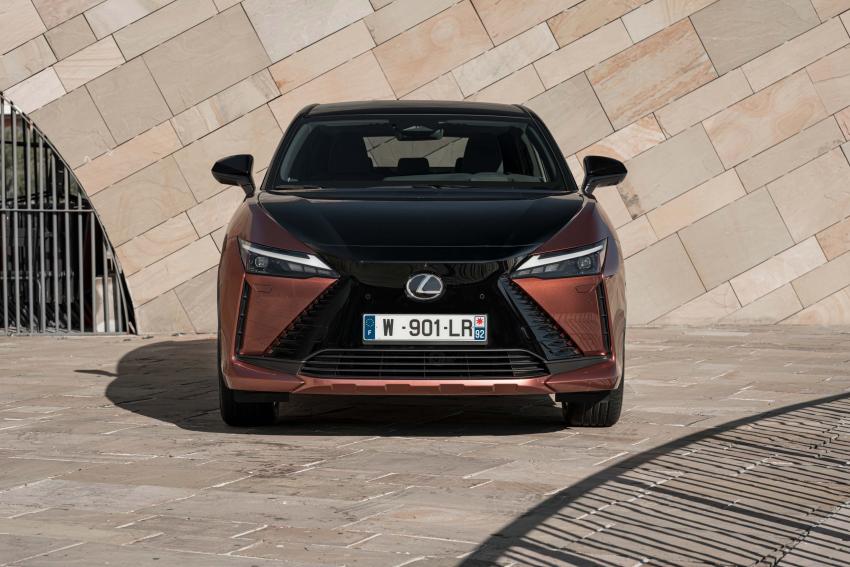 80720-2023-rz-450e-sonic-copper-bitone-static004.jpg Lexus RZ 450e