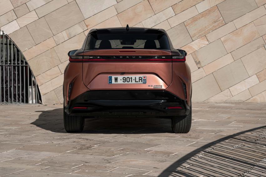 80721-2023-rz-450e-sonic-copper-bitone-static005.jpg Lexus RZ 450e