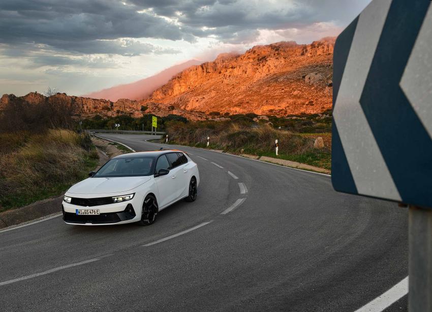 2146099-wqph3n12ja.jpg Opel GSe Chassis