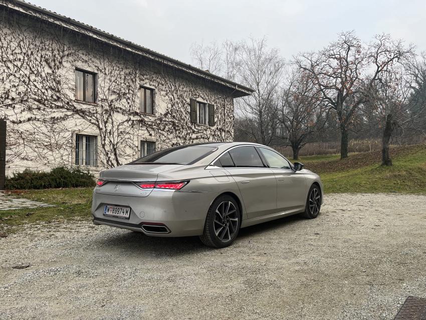 DS9_2.jpg DS9 Heck/Seite