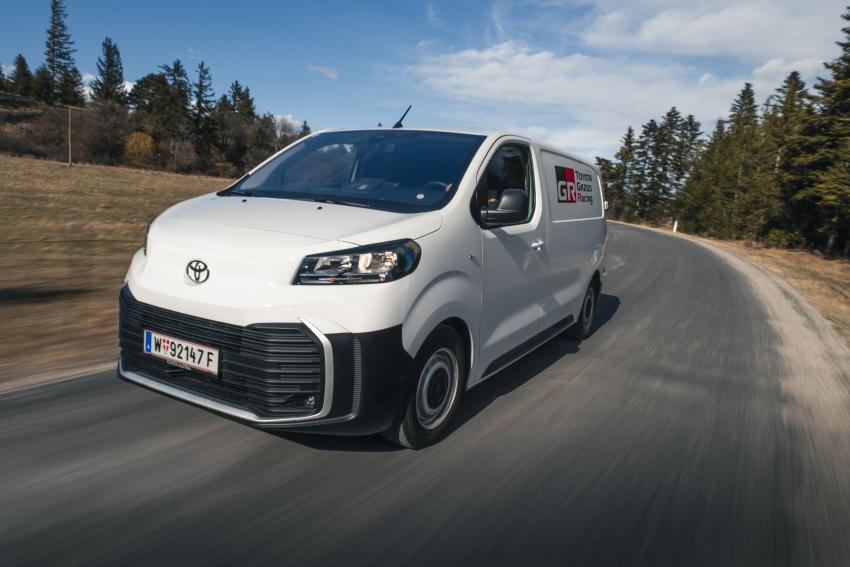 Fahraufnahme Toyota Proace