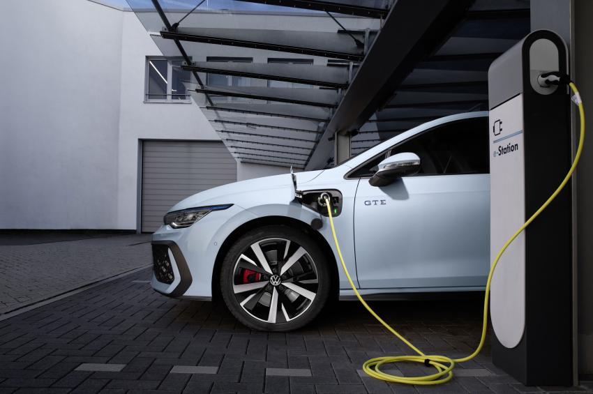 Bild 3_VW.jpg VW Golf GTE Seite