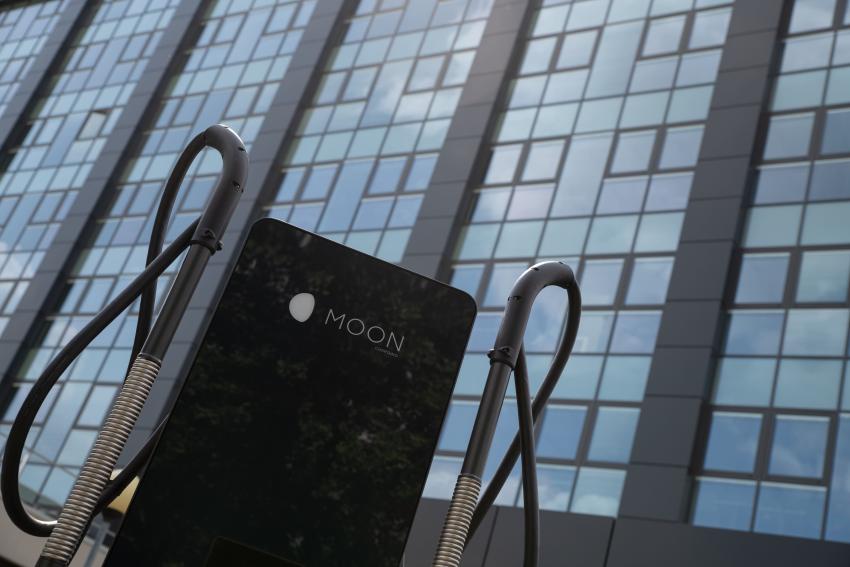 Moon Power Ladesäule