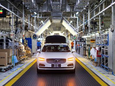 Volvo Produktionslinie fertiges Fahrzeug
