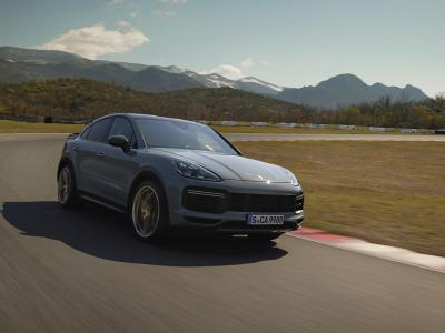 Porsche Cayenne Turbo GT Front