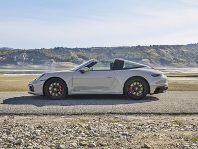 Porsche 911 Targa 4 GTS Seite