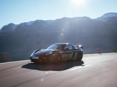 Porsche 718 Cayman GT4 RS Front 