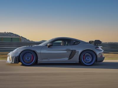 Porsche 718 Cayman GT4 RS Seite