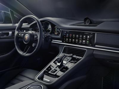 Porsche Panamera Platinum Edition Cockpit