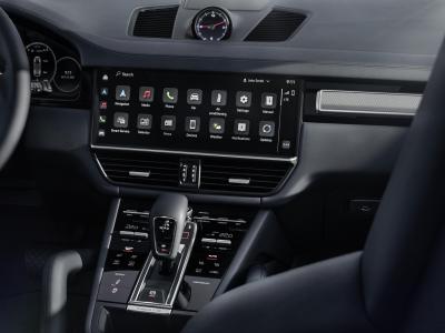 Porsche Cayenne Platinum Edition Cockpit