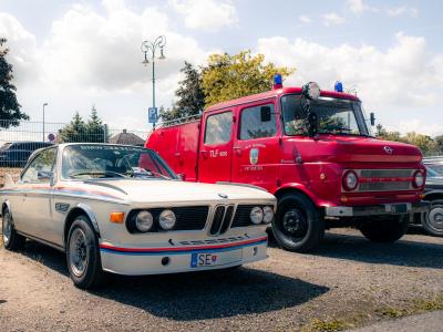 diverse Oldtimer Fahrzeuge