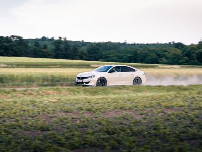 Peugeot 508 PSE in Bewegung